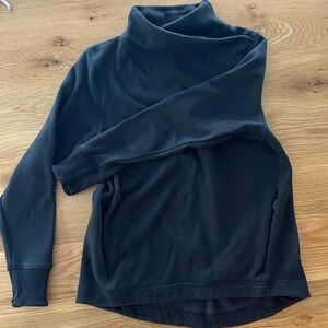 ATHLETA Cozy Karma Twist Neck Sweatshirt
$109.00 retail. 2023